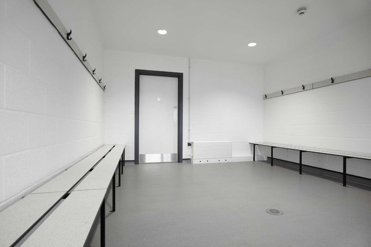Altro Atlas 40 commercial changing area