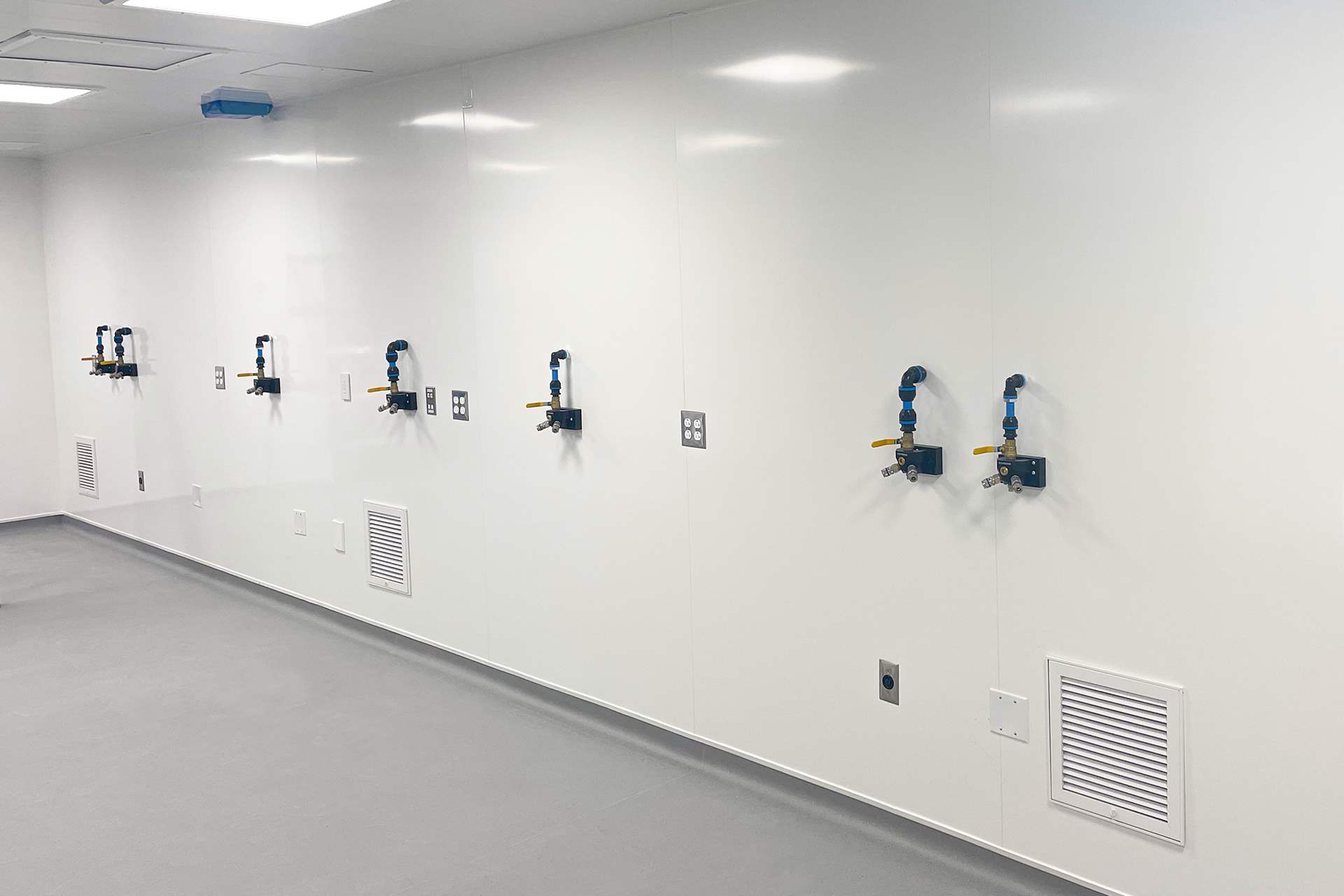 Pharmaceutical facility with Altro Whiterock wall cladding