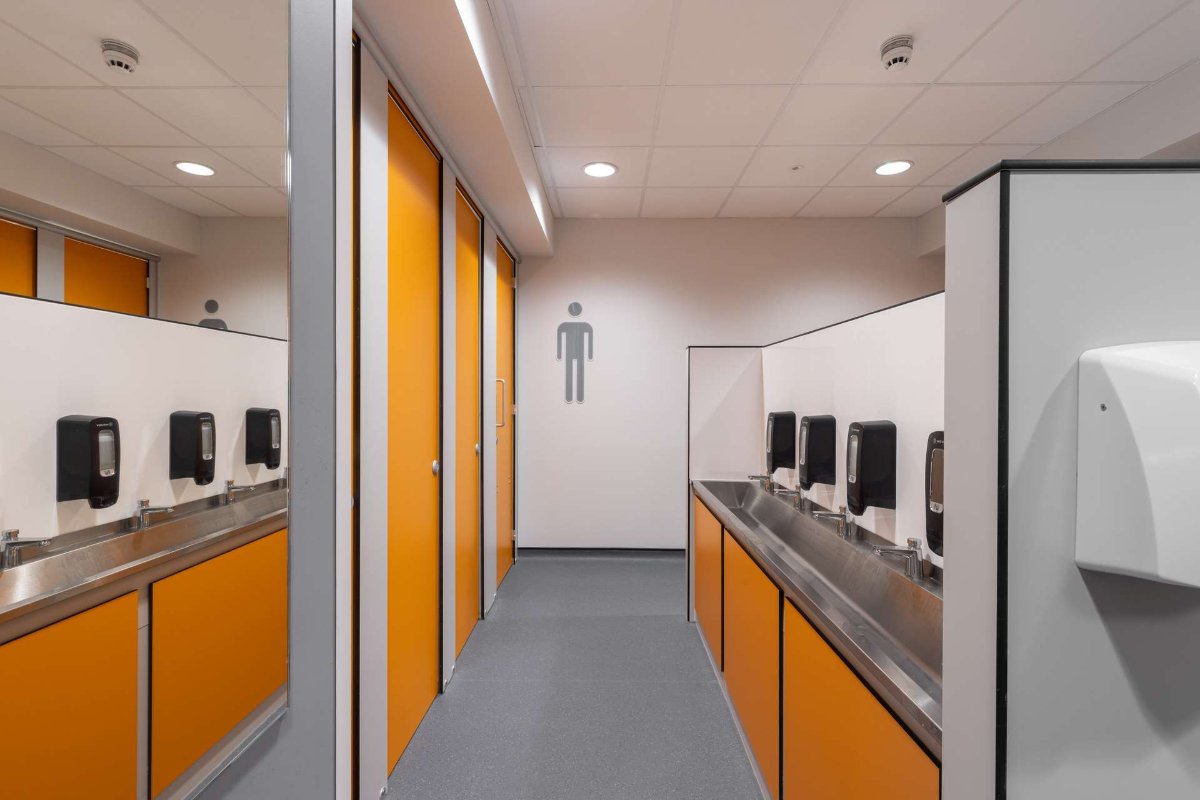 Altro Aquarius changing room installation