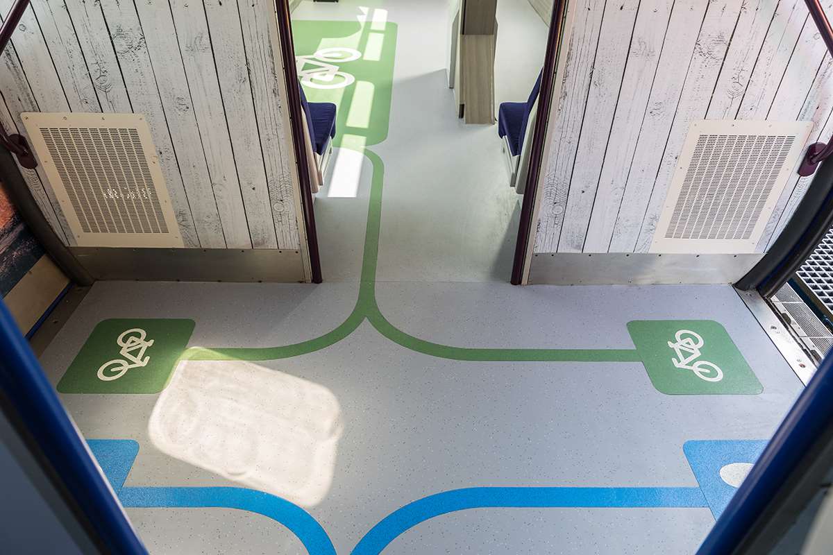 Altro Transflor Motus and Altro Transflor Tungsten used in a vestibule on the Porterbrook Innovation Hub